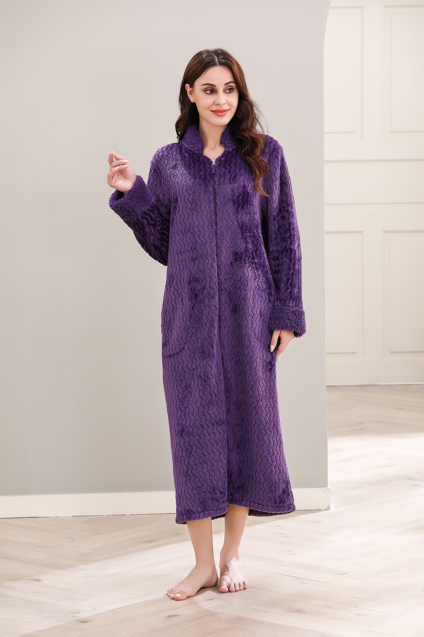 Richie House Women Fleece Robe Plush Long Zip Front Warm Soft Zippered Bathrobes S-3XL RHW4002